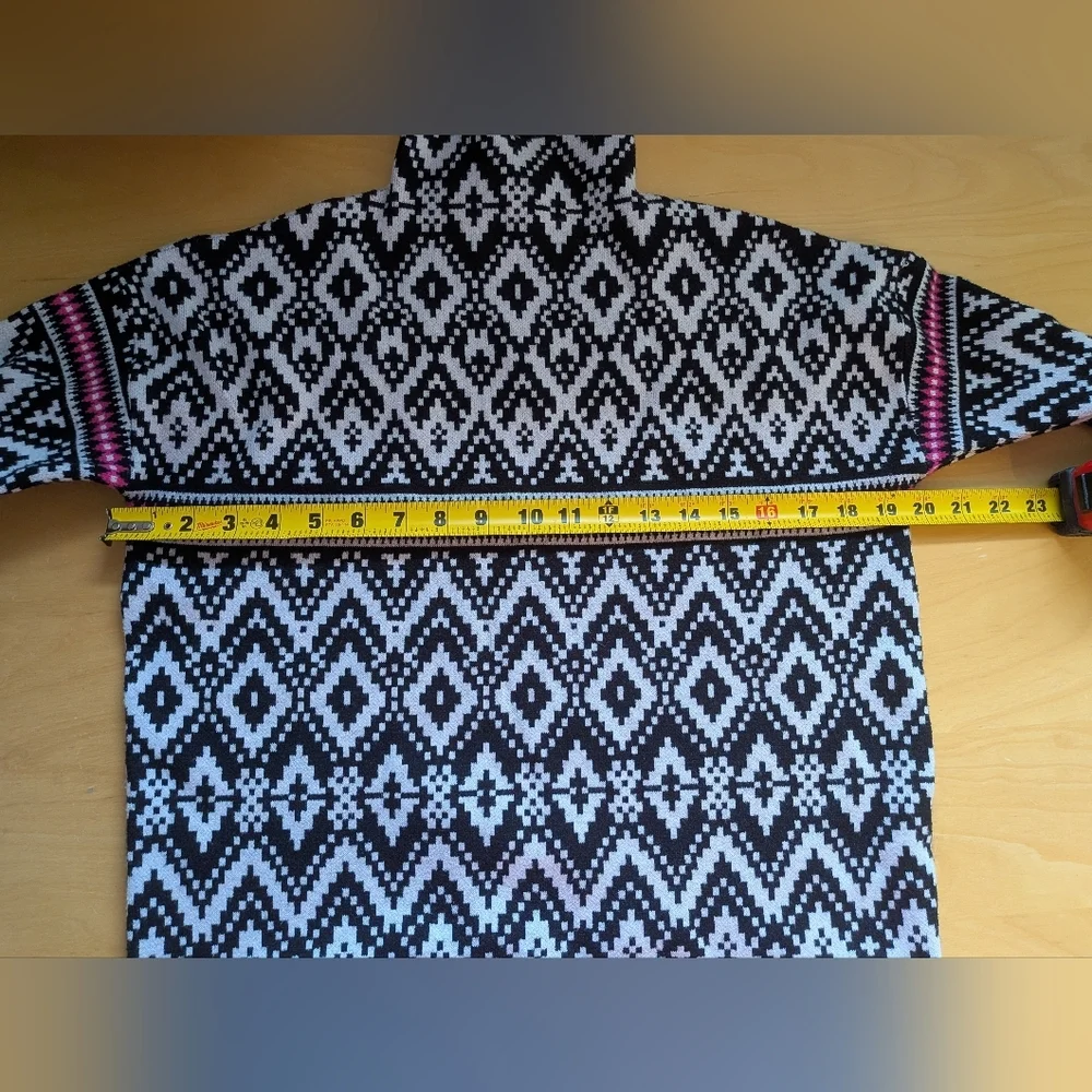 TAHARI Women Sweater Turtleneck Long Sleeve Super Soft Size Medium Black White - Picture 8 of 9